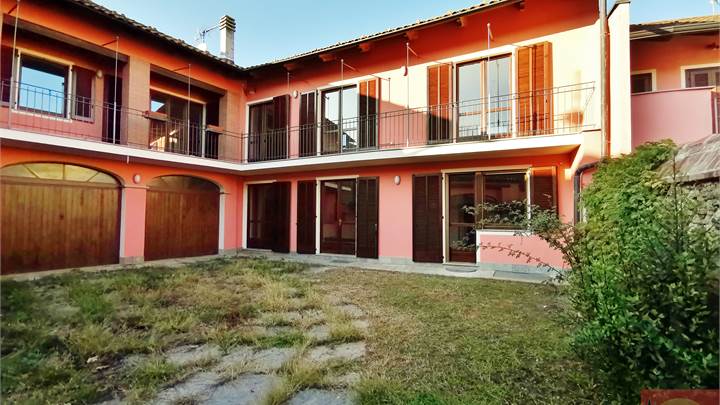 VILLA D'EPOCA  NEL CENTRO STORICO IN LOCAZIONE