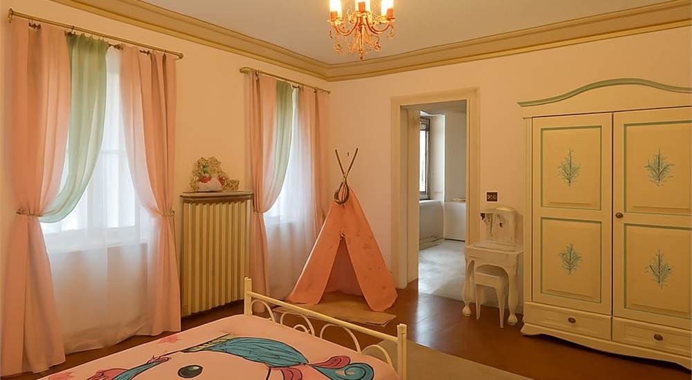 Villa d'epoca Camera bimbi