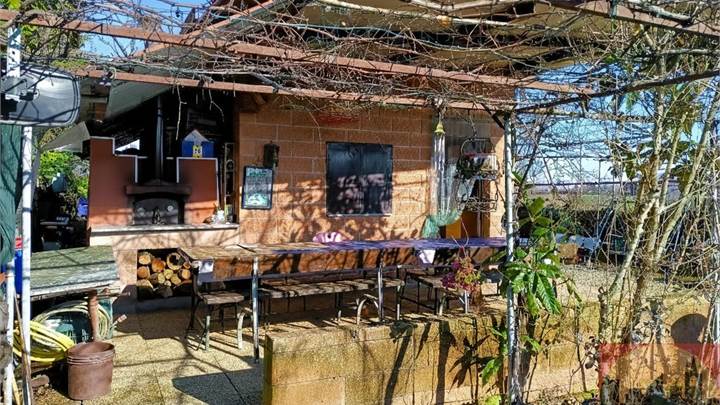 PROPRIETÀ COLLINARE DI 1.400 MQ CON STRUTTURA ATTREZZATA E POZZO