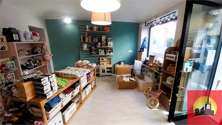 Negozio in affitto Via Piol