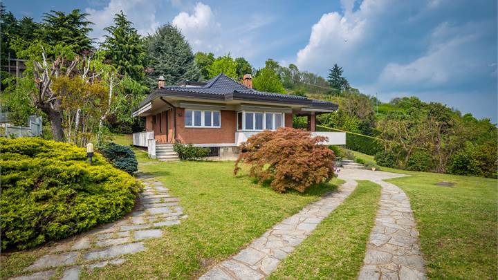 Villa panoramica con vista mozzafiato e piscina sulla collina di Villarbasse